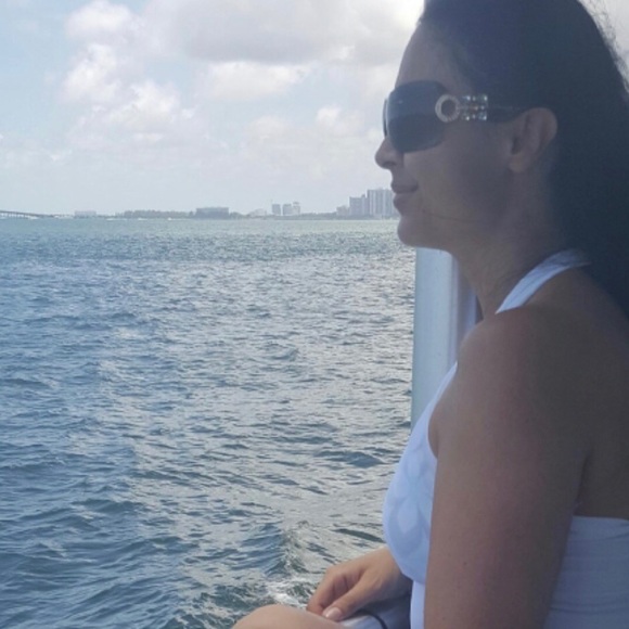 Meet your Posher, Joanna - Picture 1 of 1